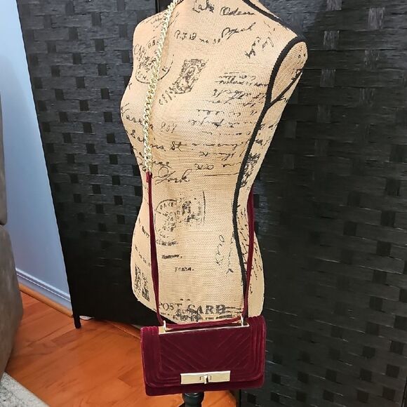 Aldo Burgundy & Gold Tone Velvety Croas Body Bag Purse - Picture 2 of 10